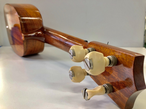 ウクレレのkamaka ukulele