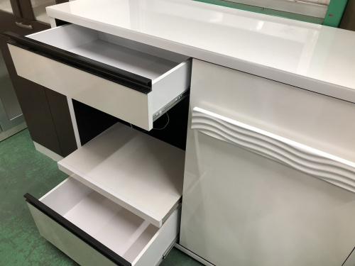 キッチンカウンターのホワイト×ブラック