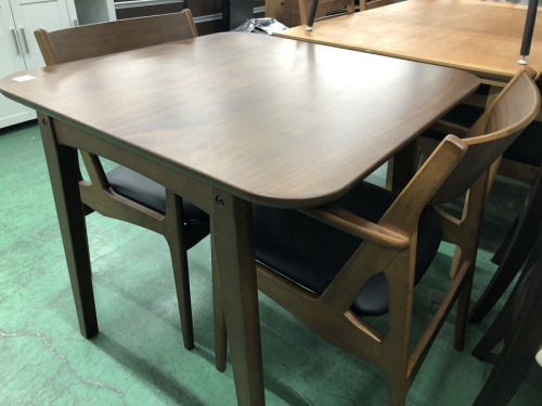 生活家具のダイニングセット