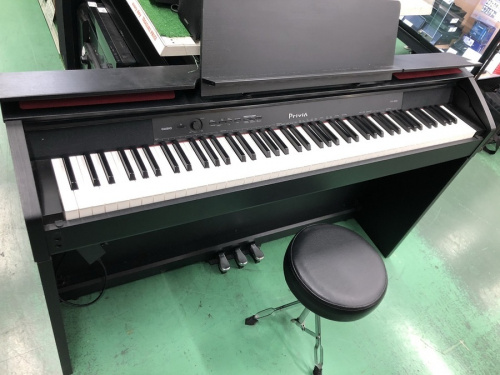 キーボードの電子ピアノ