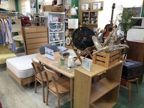 生活家具のダイニングセット