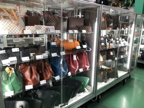バッグのLOUIS VUITTON