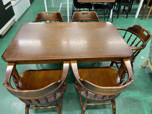 ダイニングセットのキツツキ