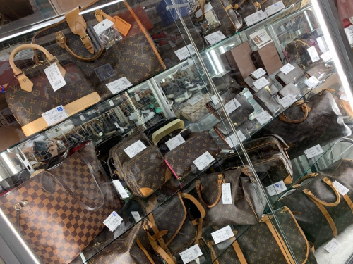 ブランド・ラグジュアリーのLOUIS VUITTON