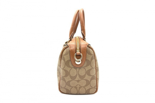 LOUIS VUITTONのGUCCI