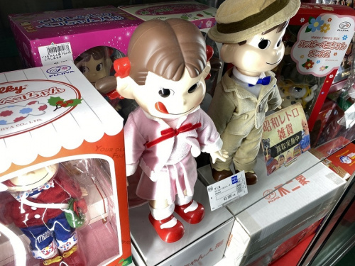 ペコちゃんのフィギュア