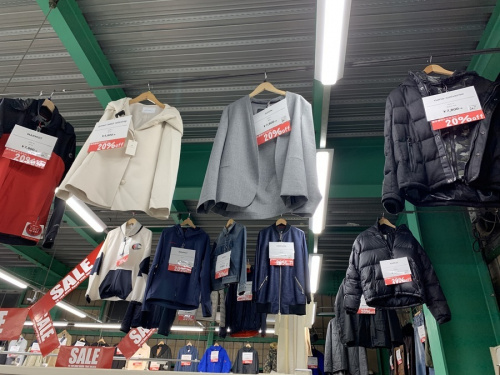 ボトムスのトップス