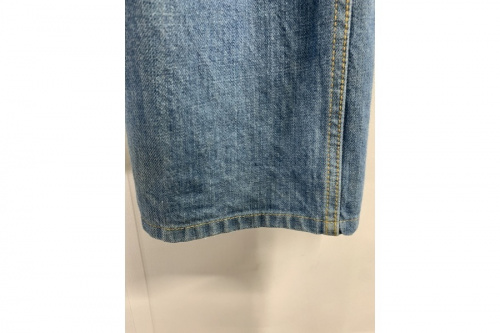 デニムパンツのジーンズ