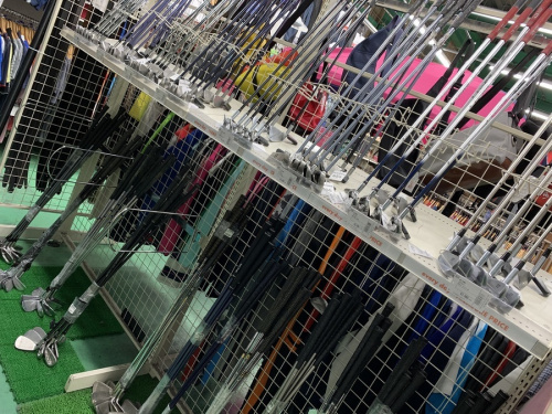 スポーツ用品のゴルフ