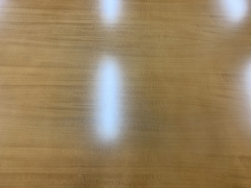 ダイニングテーブルのカリモク