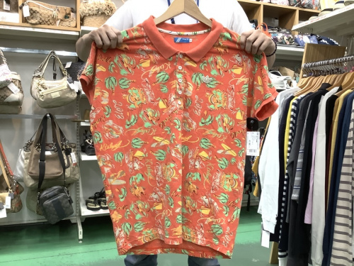 レディースファッションのシャツ