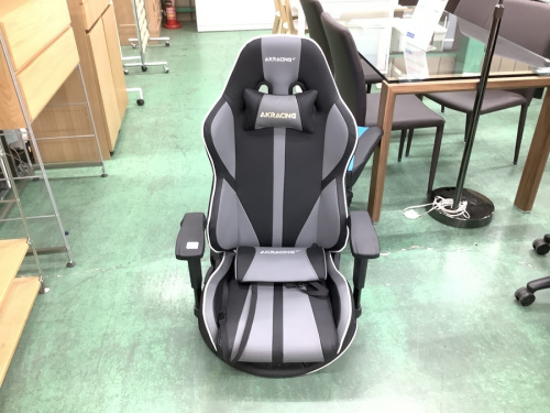 ゲーミングチェアのAKRACING