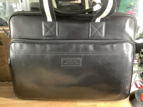 LOUIS VUITTONのBALLY