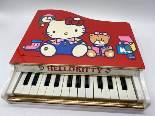 レトロ雑貨のグランドピアノ