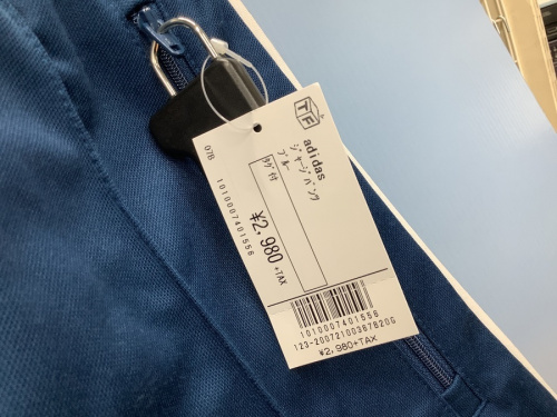 スニーカーのadidas