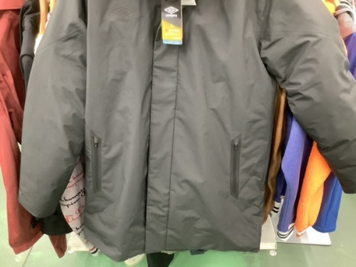 ダウンコートのUMBRO