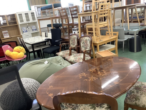 ソファのダイニング