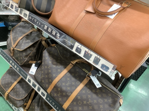 LOUIS VUITTONのバッグ