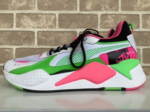 スニーカーのPUMA
