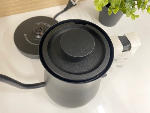 カリモク60のBALMUDA