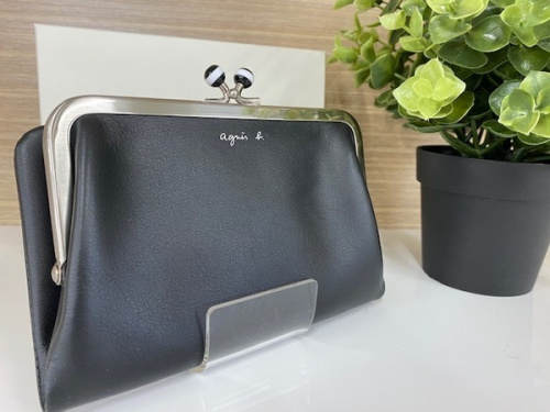 agnes b(アニエスベー)】ソフトレザーのがま口財布入荷です♪【吉川店