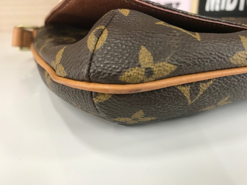 ショルダーバッグのLOUIS VUITTON