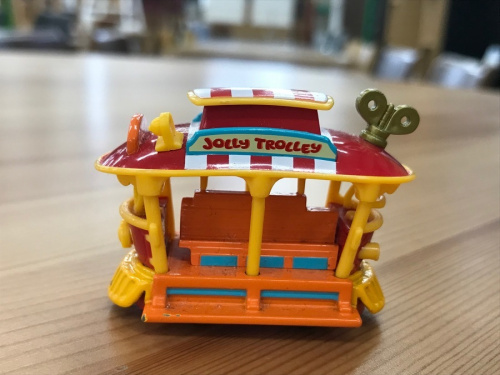 ディズニーのトミカ JOLLY TROLLEY