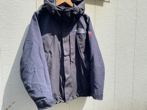 ジャケットのTHE NORTH FACE