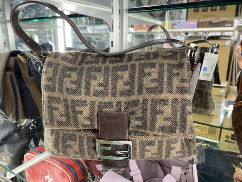 GUCCIのFENDI