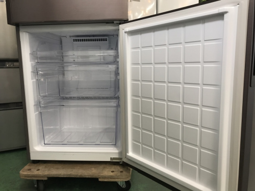 2ドア冷蔵庫のSHARP