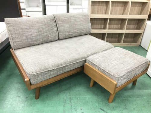 中古家具の2人掛けソファー