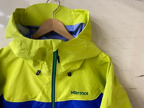 ジャケットのMarmot