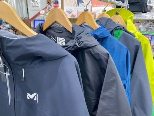 アウトドア用品のスポーツ用品