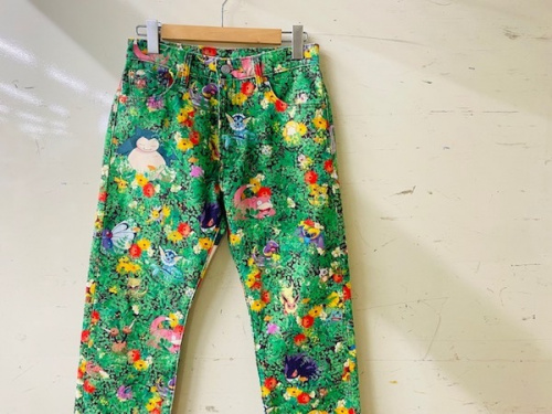 ジャケットのデニムパンツ