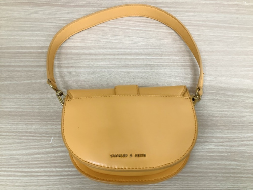 2WAYサドルバッグのCHARLES & KEITH