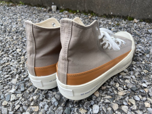 スニーカーのドメスティック