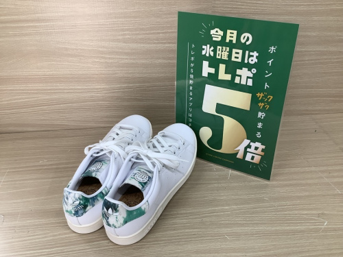 レディースファッションのスニーカー