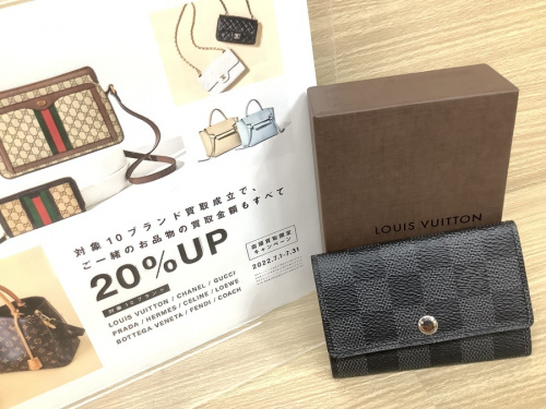 LOUIS VUITTONのキーケース