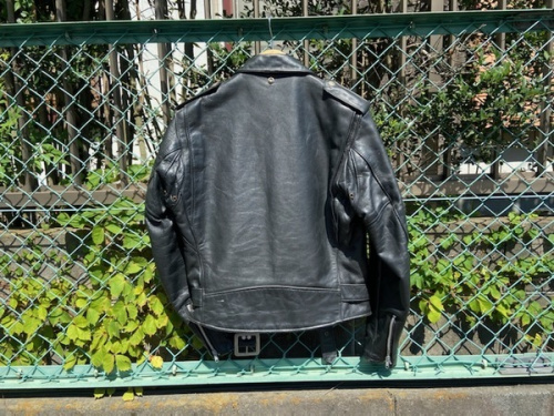 ショットのライダースジャケット