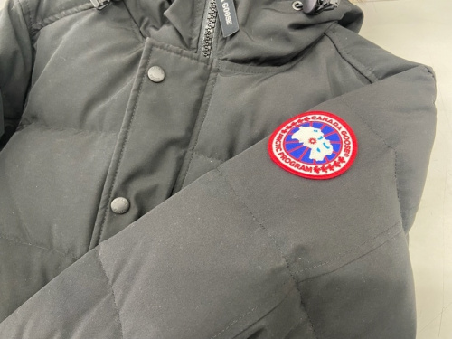 メンズファッションのCANADA GOOSE