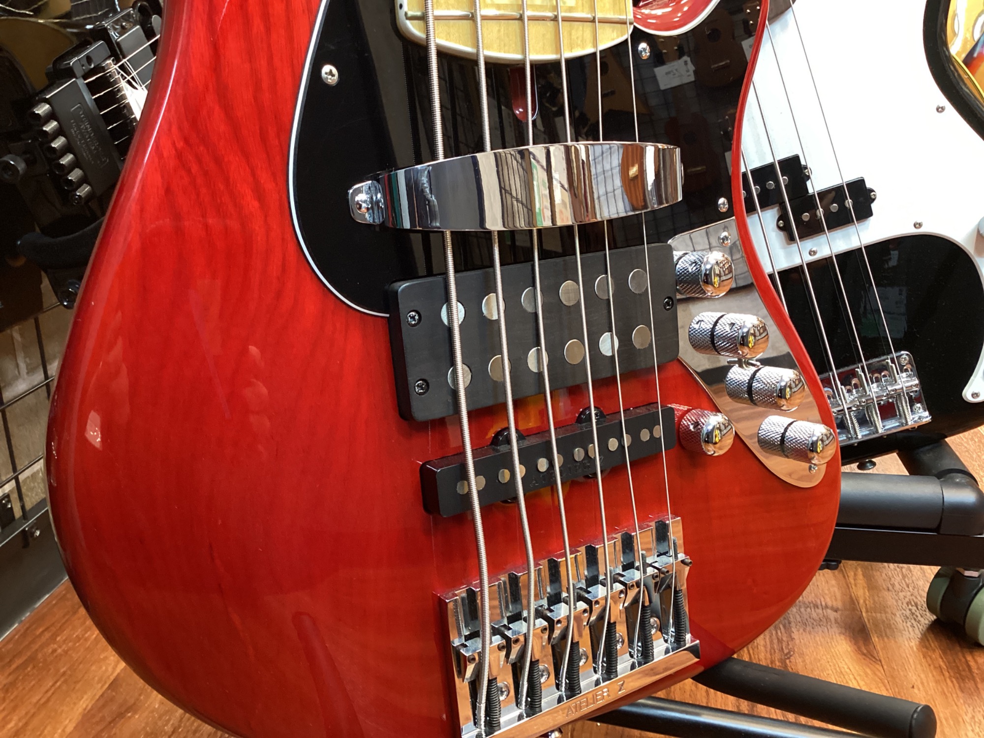 AtelierZ 日野賢二モデル アトリエZ“JINO”（日野賢二）モデルの4弦ヴァージョン！！ 日野