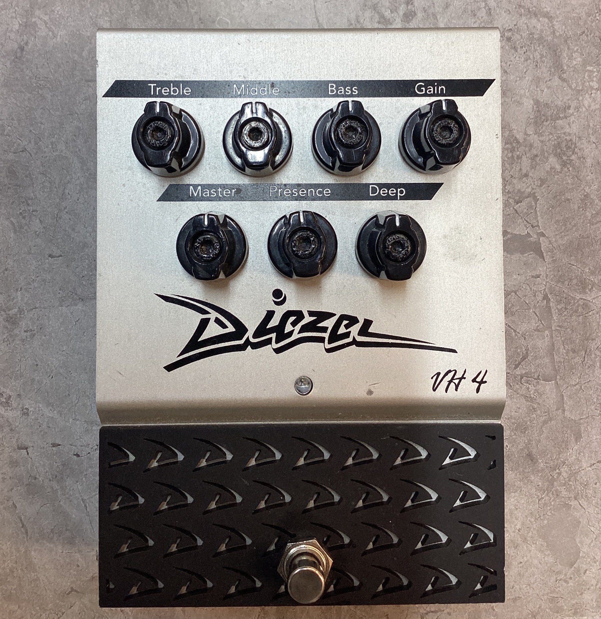 【ほぼ未使用】DIEZEL VH4 PEDAL ￼￼初期型 Diezel VH4 Pedal Overdrive and Preamp | Sweetwater