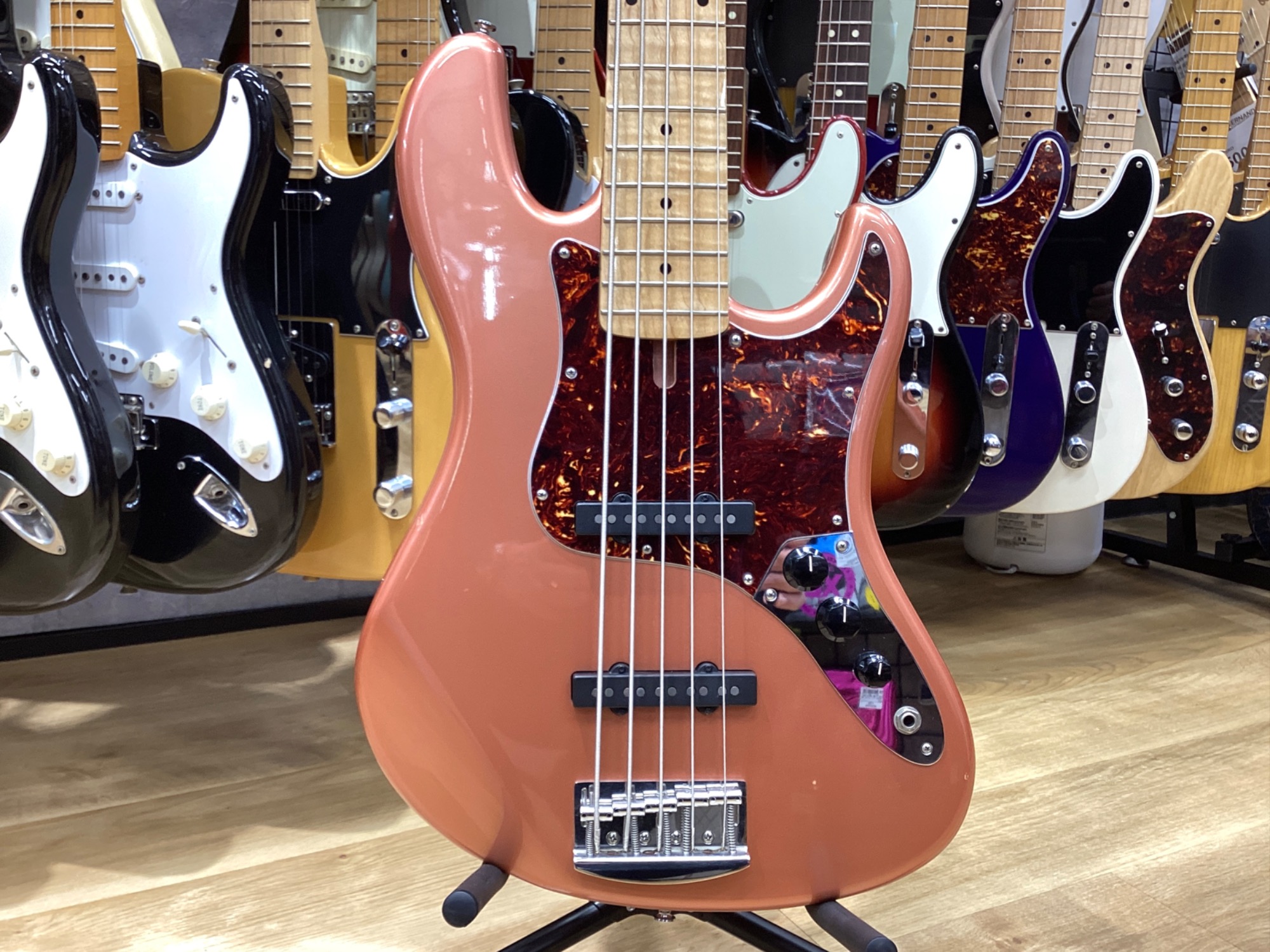 レアブランドの5弦ベース！】AV Basses AVJ5 Burgundy 2018年製