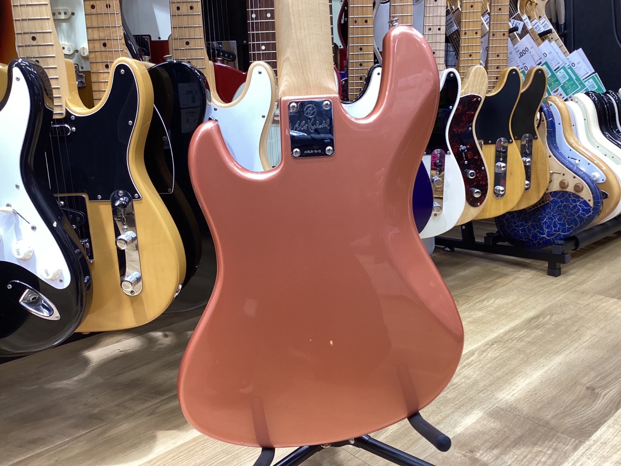 レアブランドの5弦ベース！】AV Basses AVJ5 Burgundy 2018年製