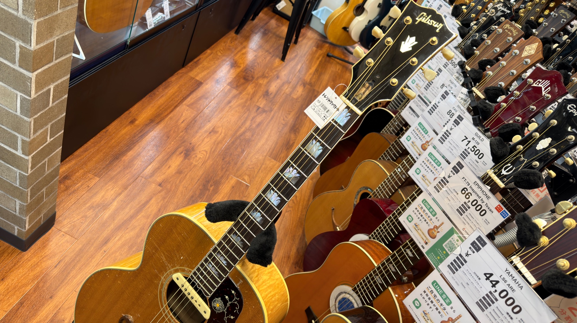 Famous Juniorギター　希少 Famous Juniorギター 希少