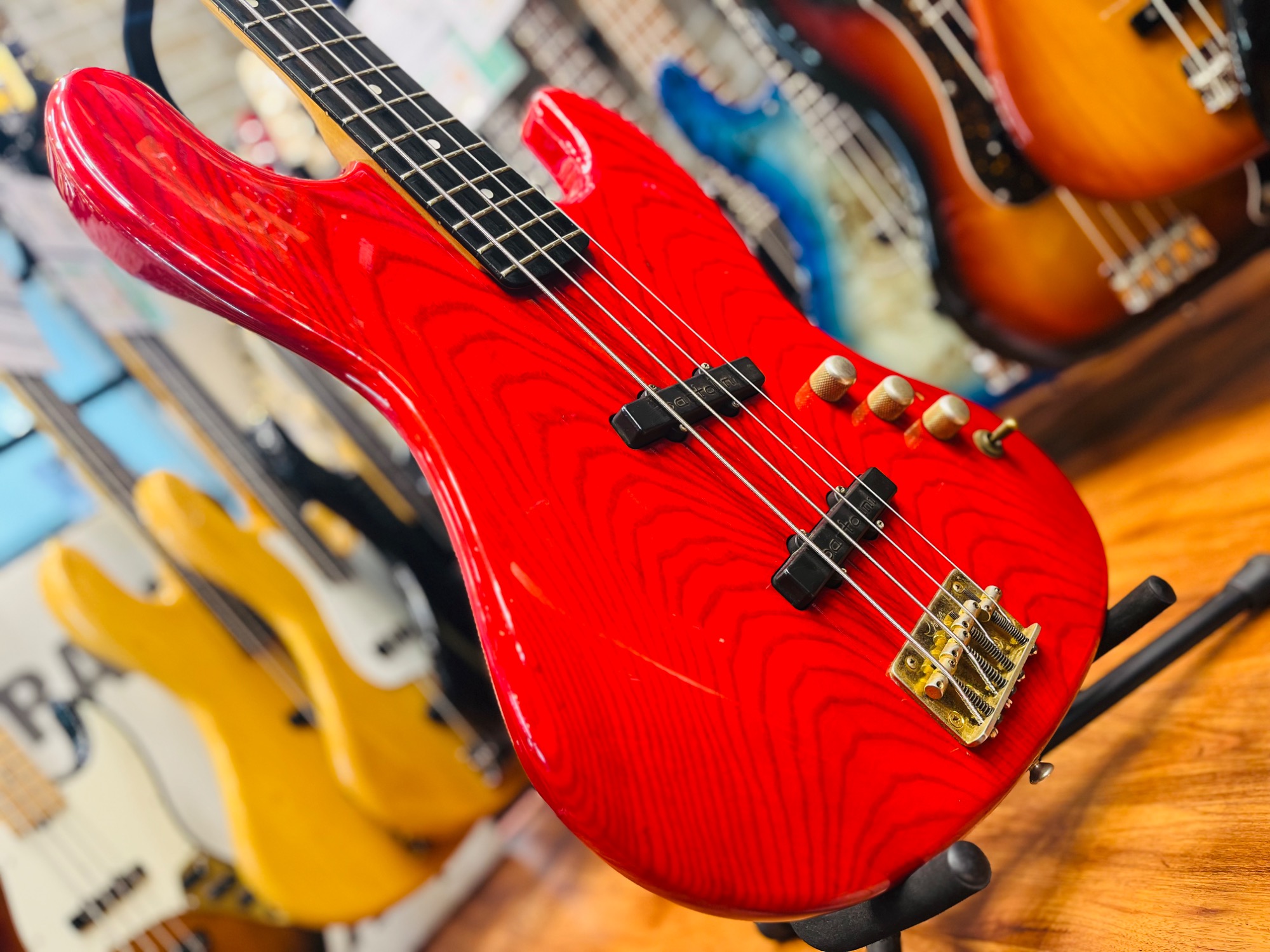 老舗国産ハイエンドブランド】Moon(ムーン)ジャズベースタイプJJ-4のご