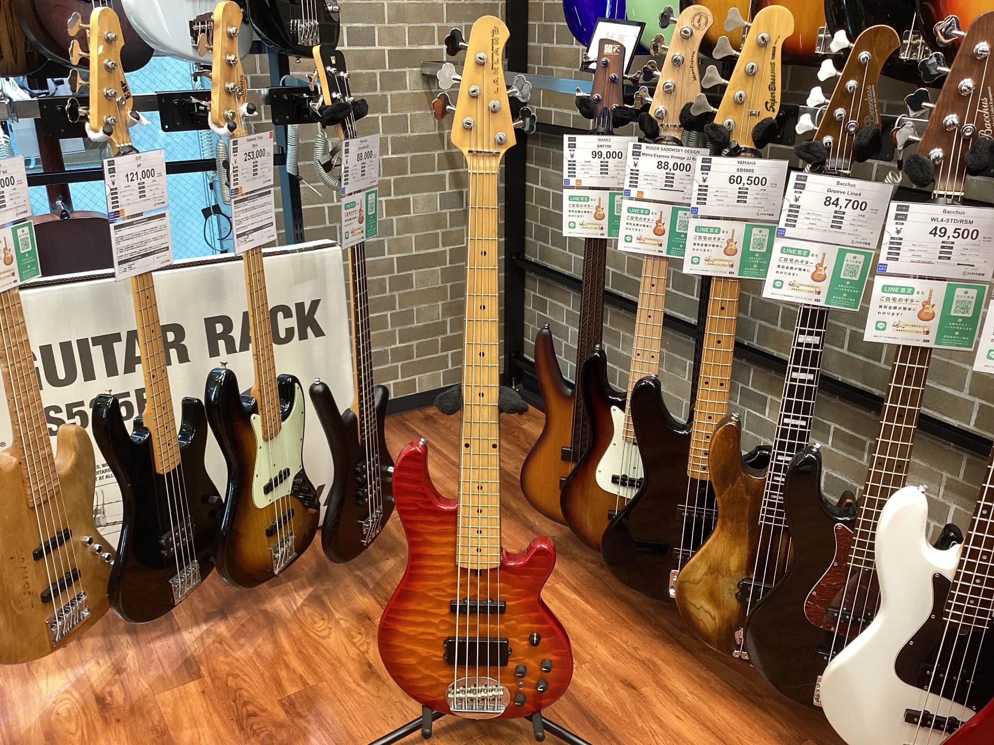 実力派の5弦アクティブベースです】LAKLAND SL55-94DX を店頭販売中