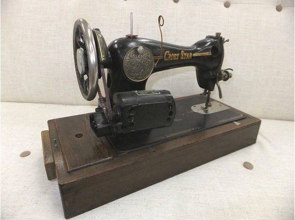 CROSS STAR アンティークミシン 入荷しました！〜トレジャー