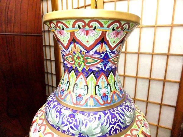 【とらさん】唐物　中国七宝　帯留　緒締玉　景泰藍 中國美術 古玩 七宝焼 景泰藍 茶葉罐 蓋置 花瓶まとめて 牡丹 梅 蝶々