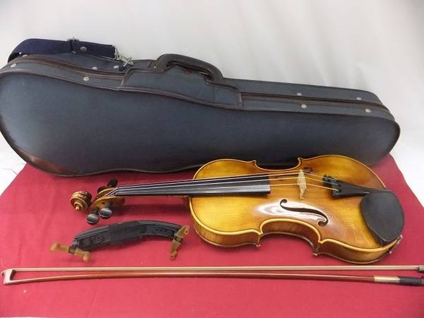 楽器コーナーから AKORD KVINT（アコルド・クヴィント）社 Josef